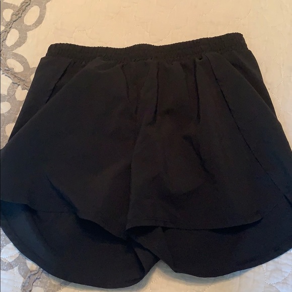 All in motion shorts - Picture 1 of 1